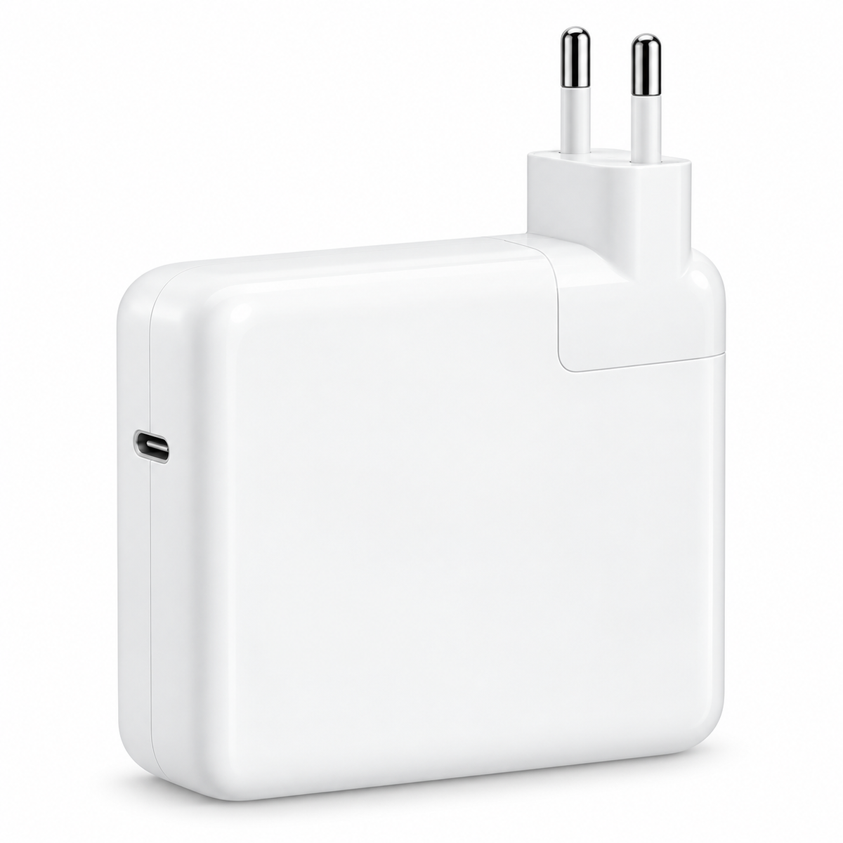 Cargador MacBook 61W USB-C — fotografía de catálogo sobre fondo blanco